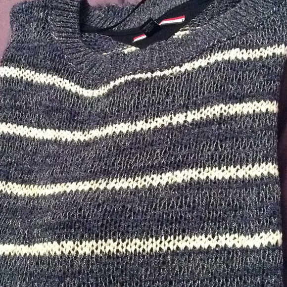 Sweater - Picture 5 of 6